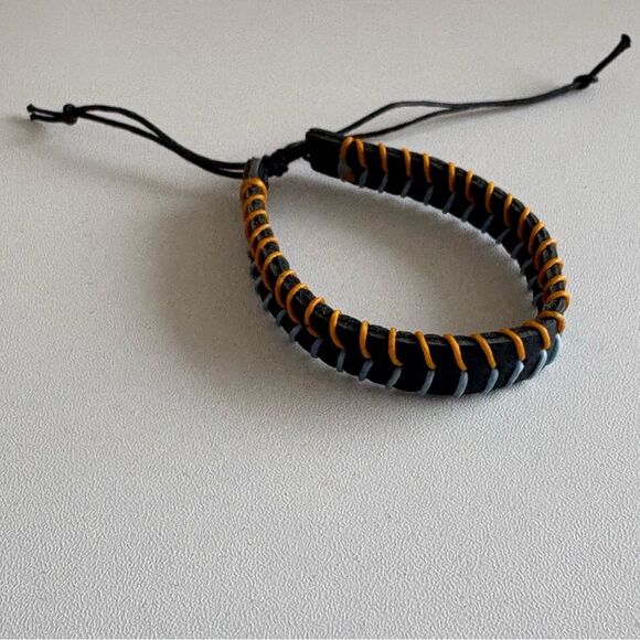100% Leather Bracelet - Handmade - Picture 4 of 4